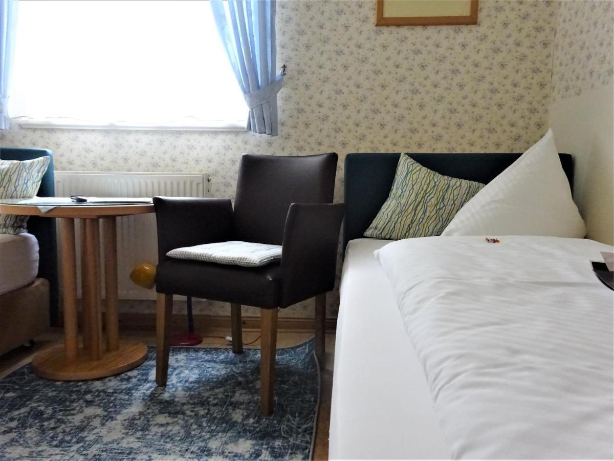 Hotel Pension Zur Faehrbruecke 슈트랄준트 외부 사진
