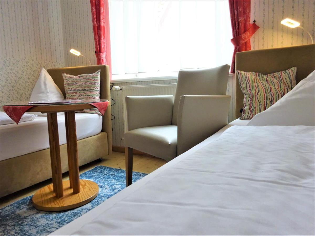 Hotel Pension Zur Faehrbruecke 슈트랄준트 외부 사진